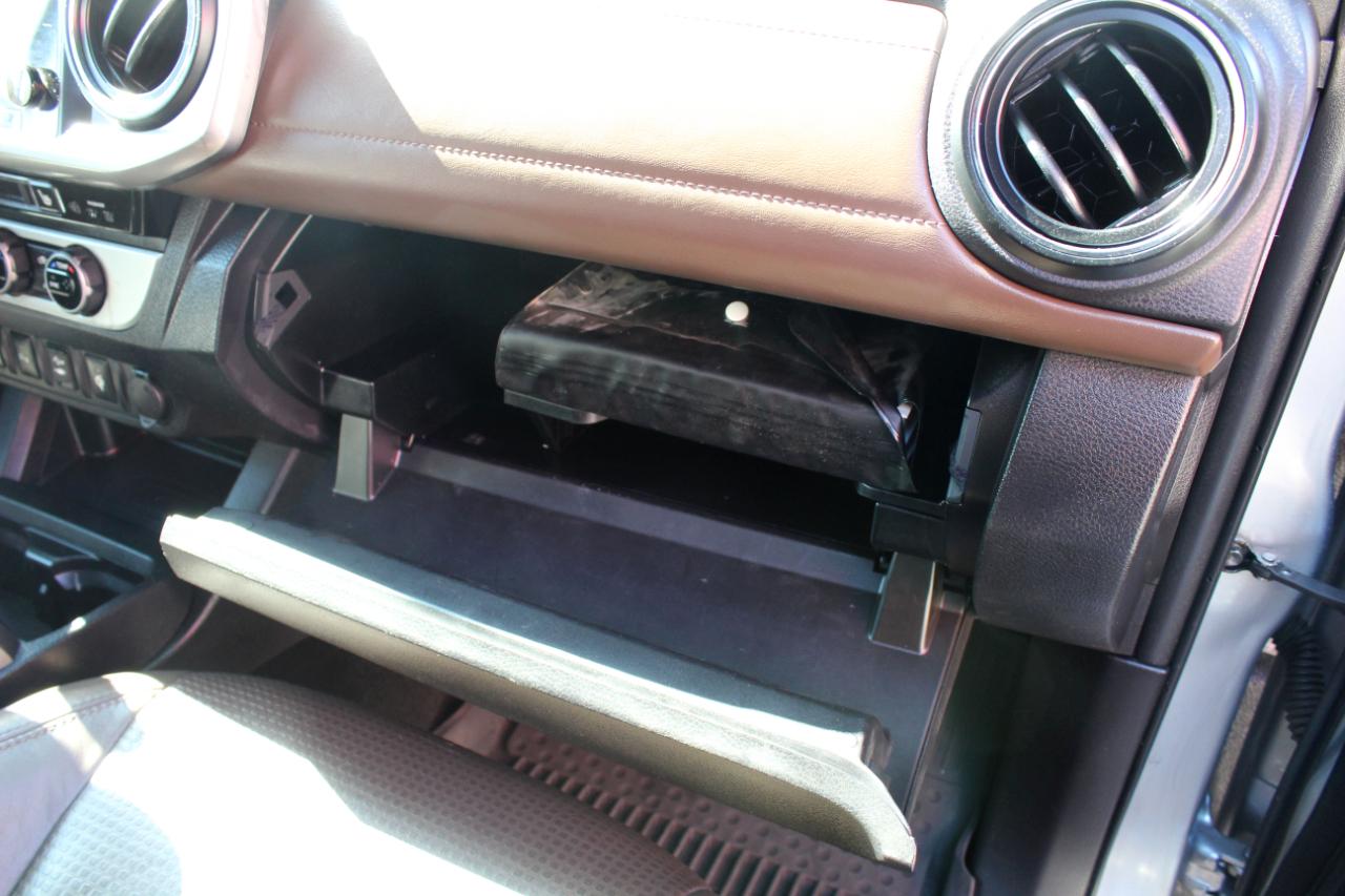 Toyota Tacoma 4WD Double Cab V6 AT Limited (Natl) 2016