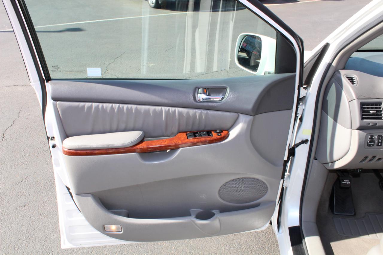 Toyota Sienna 5dr XLE FWD (Natl) 2004