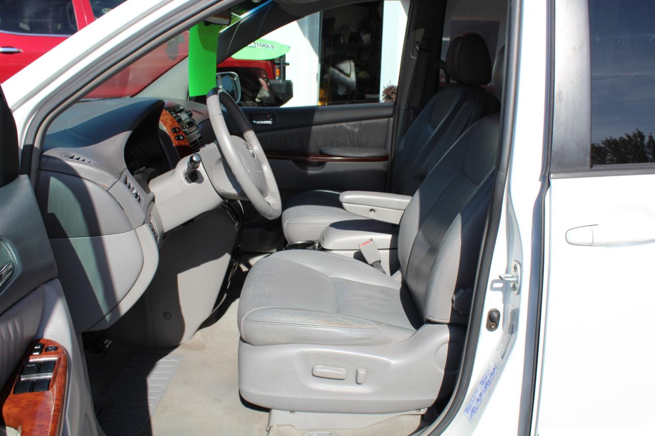 Toyota Sienna 5dr XLE FWD (Natl) 2004