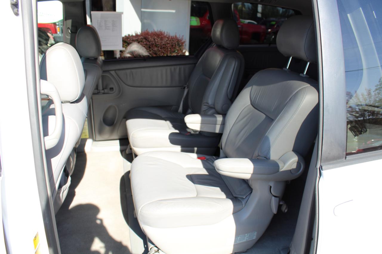 Toyota Sienna 5dr XLE FWD (Natl) 2004