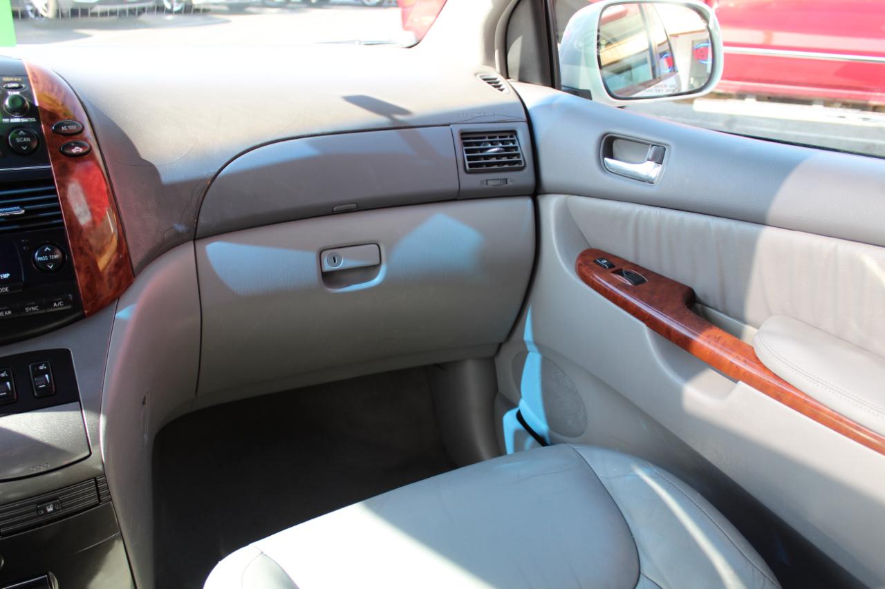 Toyota Sienna 5dr XLE FWD (Natl) 2004