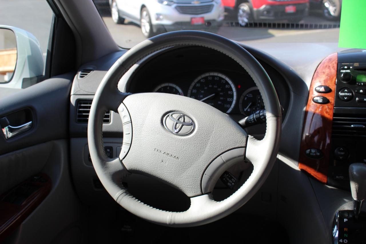 Toyota Sienna 5dr XLE FWD (Natl) 2004