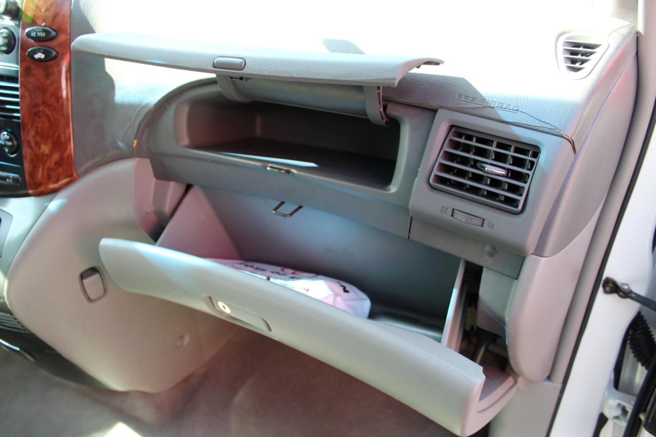 Toyota Sienna 5dr XLE FWD (Natl) 2004