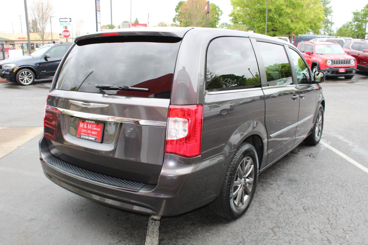 Chrysler Town & Country 4dr Wgn S 2015