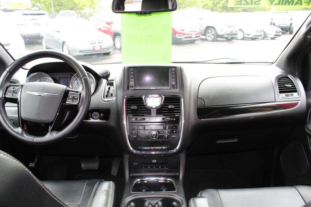 Chrysler Town & Country 4dr Wgn S 2015