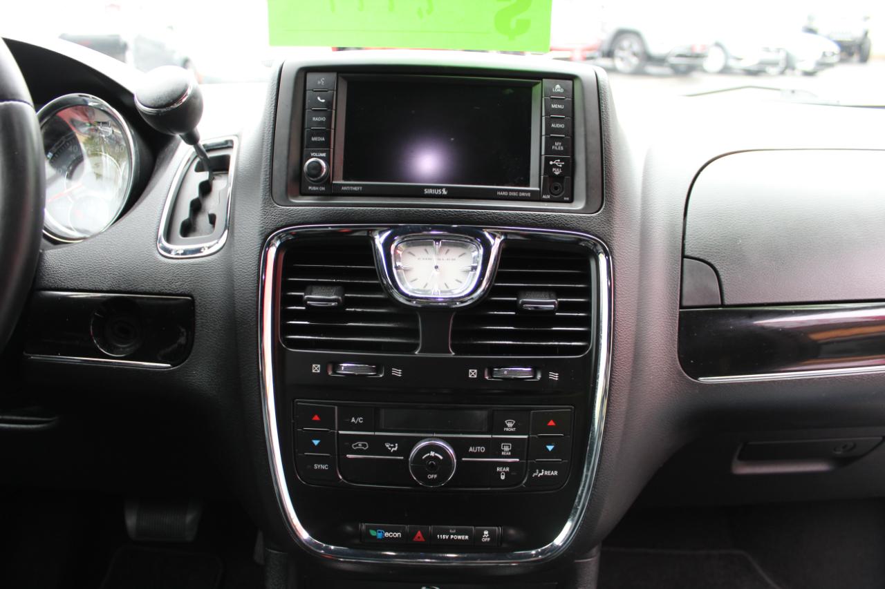 Chrysler Town & Country 4dr Wgn S 2015