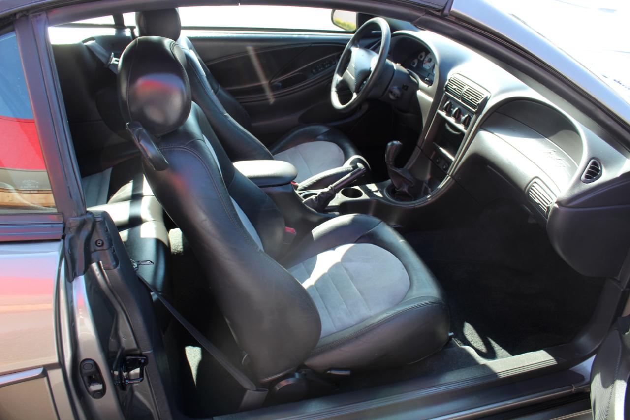 Ford Mustang 2dr Convertible SVT Cobra 2001