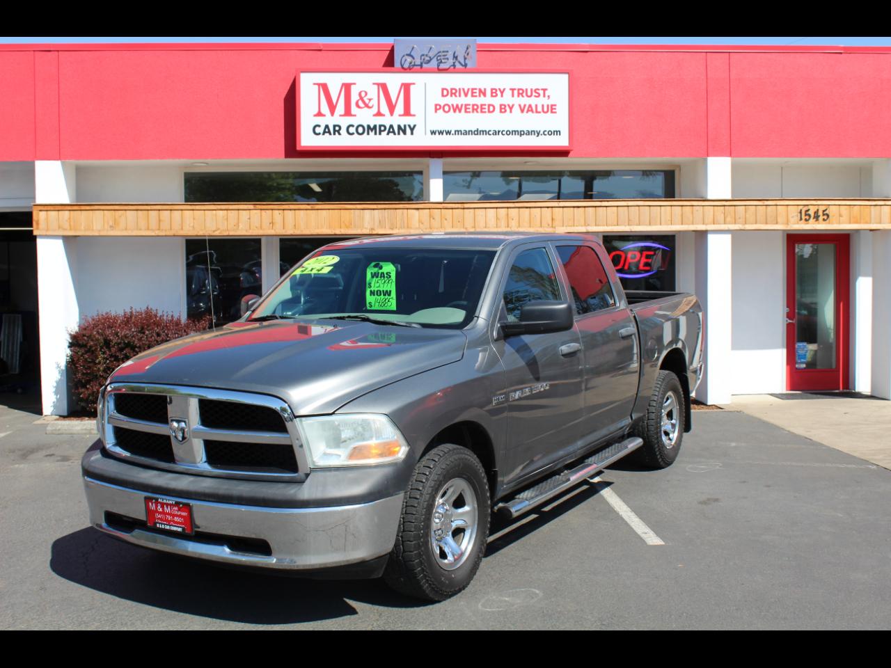 RAM 1500 4WD Crew Cab 140.5" ST 2012