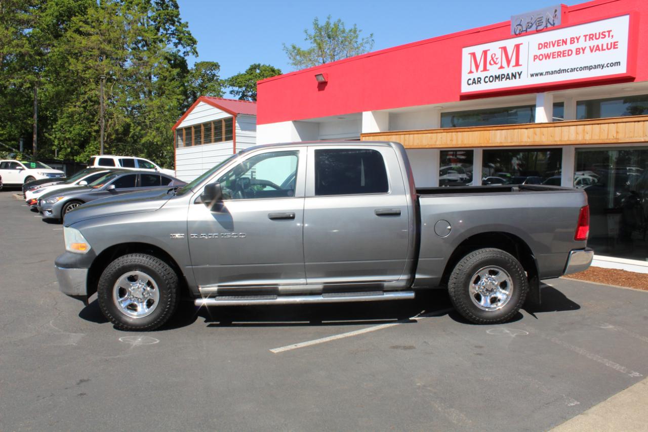 RAM 1500 4WD Crew Cab 140.5" ST 2012