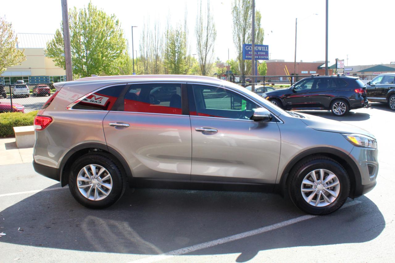 Kia Sorento FWD 4dr 2.4L LX 2016