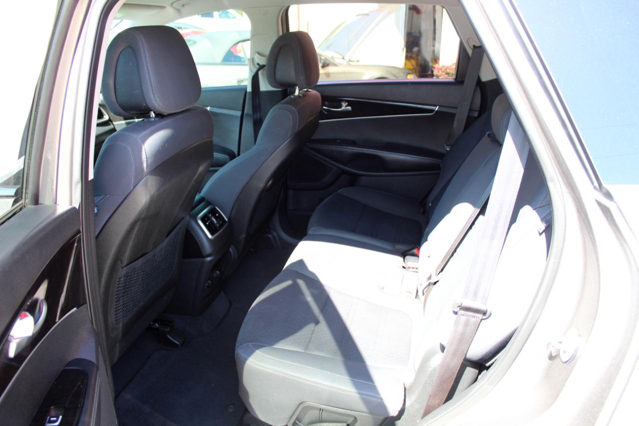 Kia Sorento FWD 4dr 2.4L LX 2016