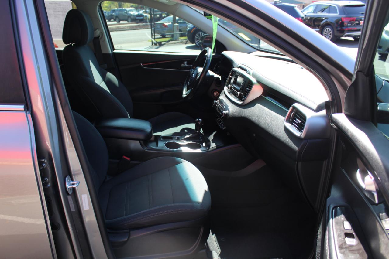 Kia Sorento FWD 4dr 2.4L LX 2016