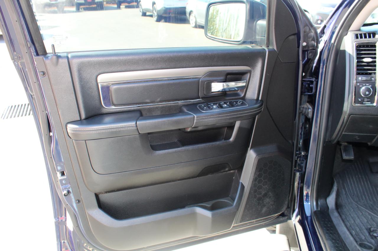 RAM 1500 4WD Quad Cab 140.5" Sport 2015