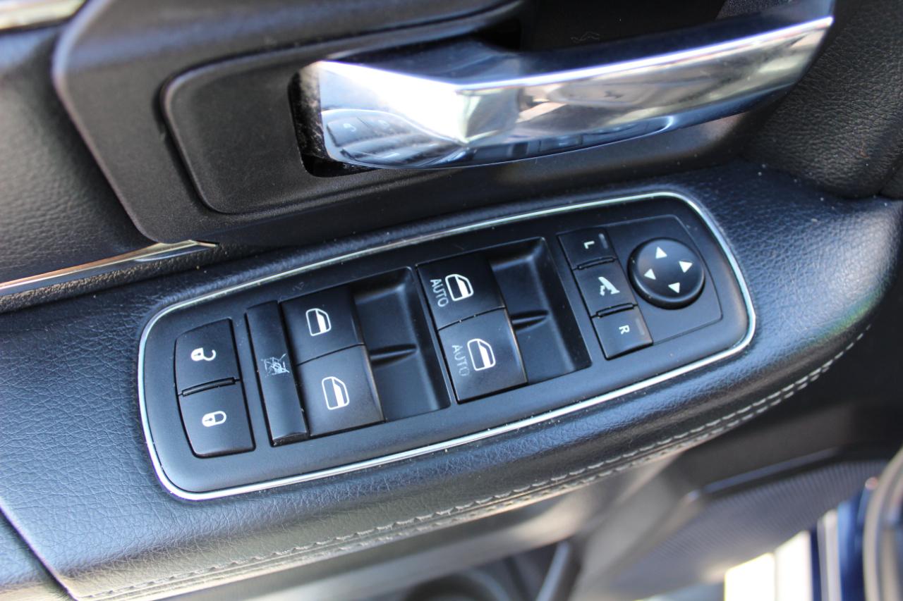 RAM 1500 4WD Quad Cab 140.5" Sport 2015