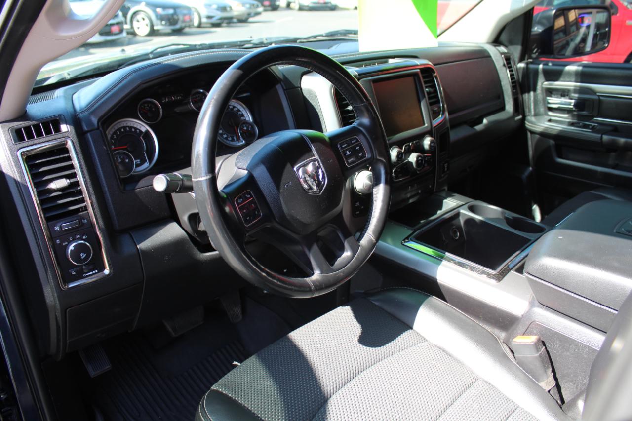 RAM 1500 4WD Quad Cab 140.5" Sport 2015