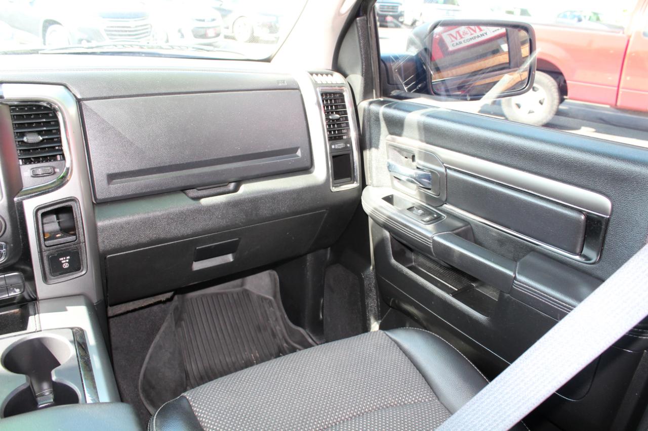 RAM 1500 4WD Quad Cab 140.5" Sport 2015