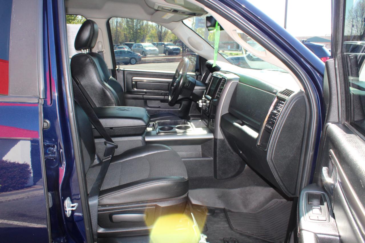 RAM 1500 4WD Quad Cab 140.5" Sport 2015