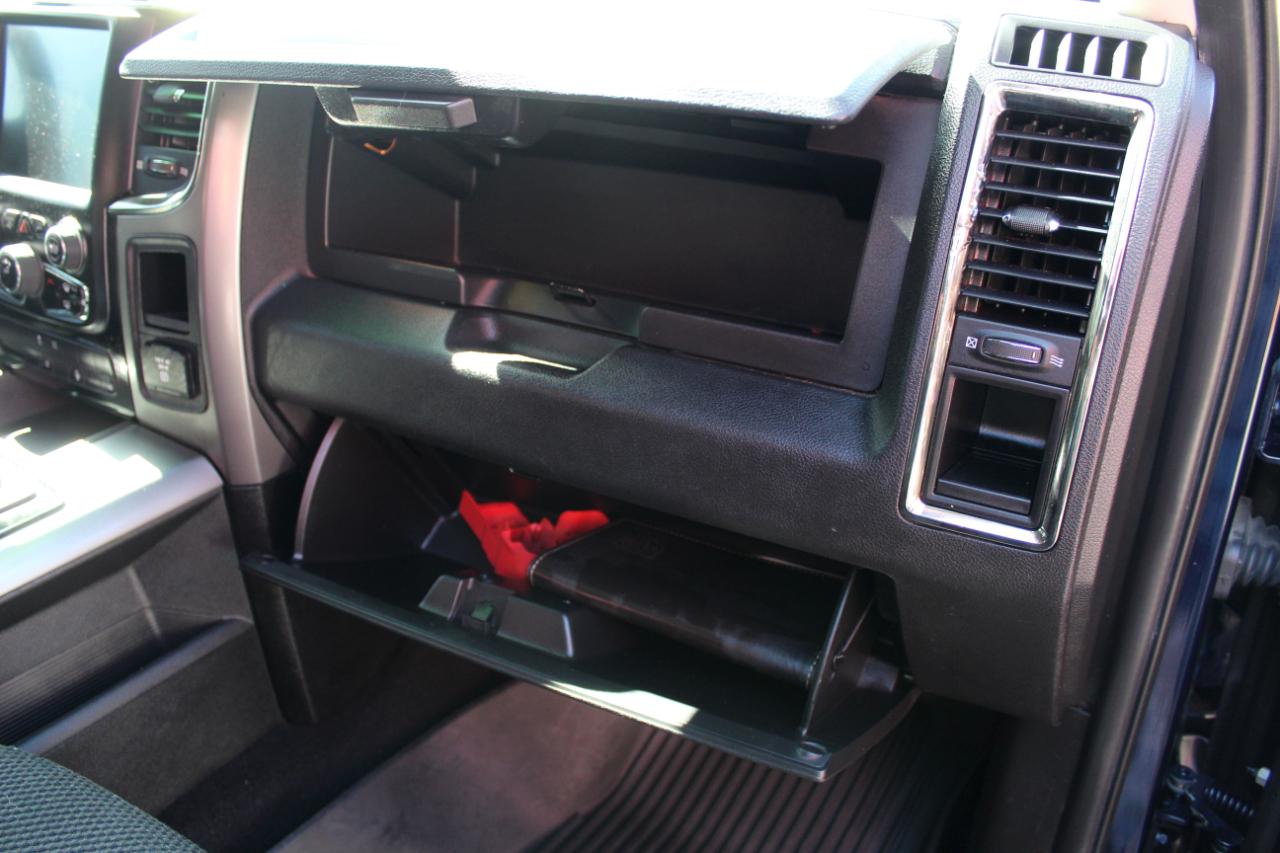 RAM 1500 4WD Quad Cab 140.5" Sport 2015