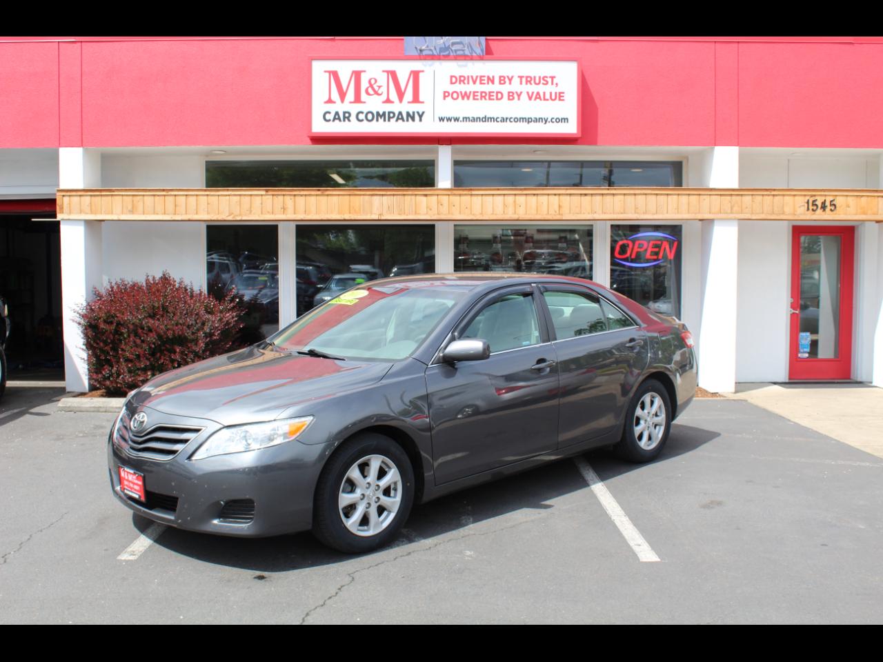 2011 Toyota Camry 2.5 Auto LE's photo
