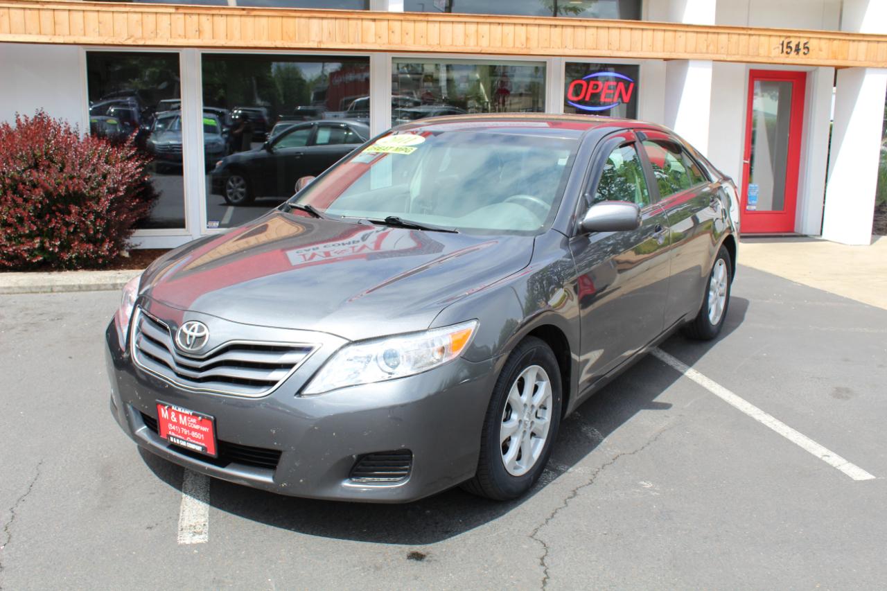Toyota Camry 4dr Sdn LE Auto 2011