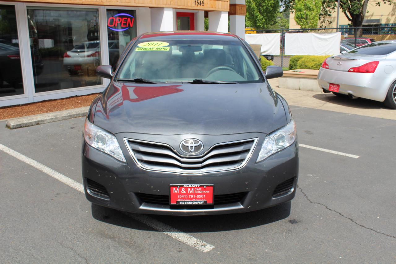 Toyota Camry 4dr Sdn LE Auto 2011