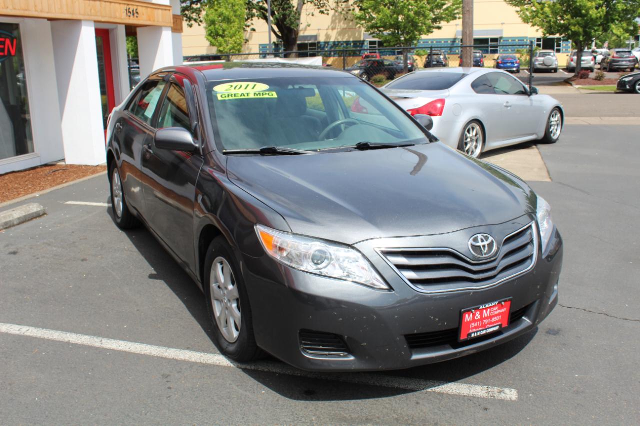 Toyota Camry 4dr Sdn LE Auto 2011