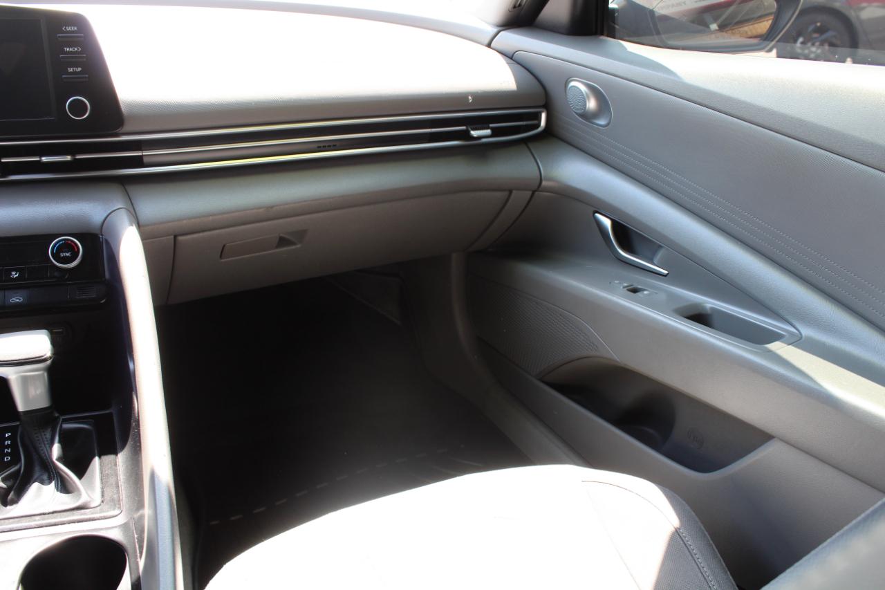 Hyundai Elantra SEL IVT 2022