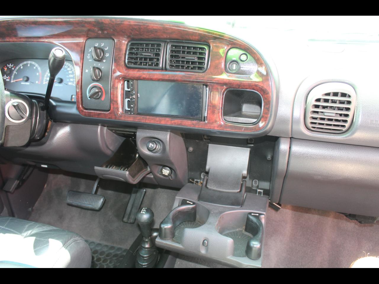 Dodge Ram 1500 4dr Quad Cab 139" WB 4WD 1999