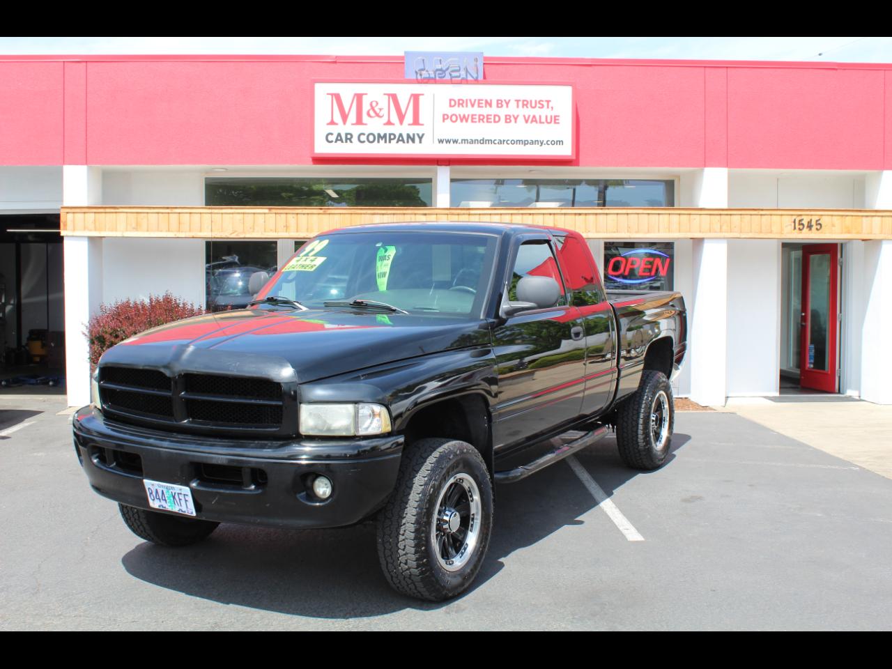 1999 Dodge Ram 1500 4dr Quad Cab 139" WB 4WD
