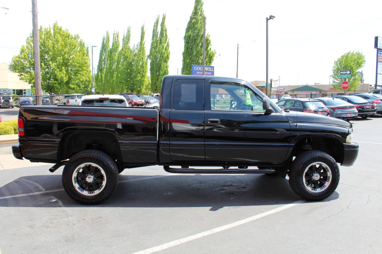 Dodge Ram 1500 4dr Quad Cab 139" WB 4WD 1999