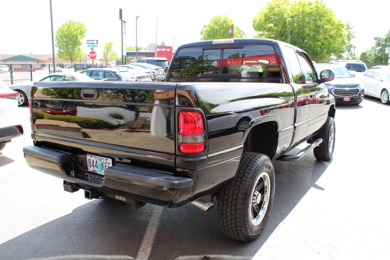 Dodge Ram 1500 4dr Quad Cab 139" WB 4WD 1999