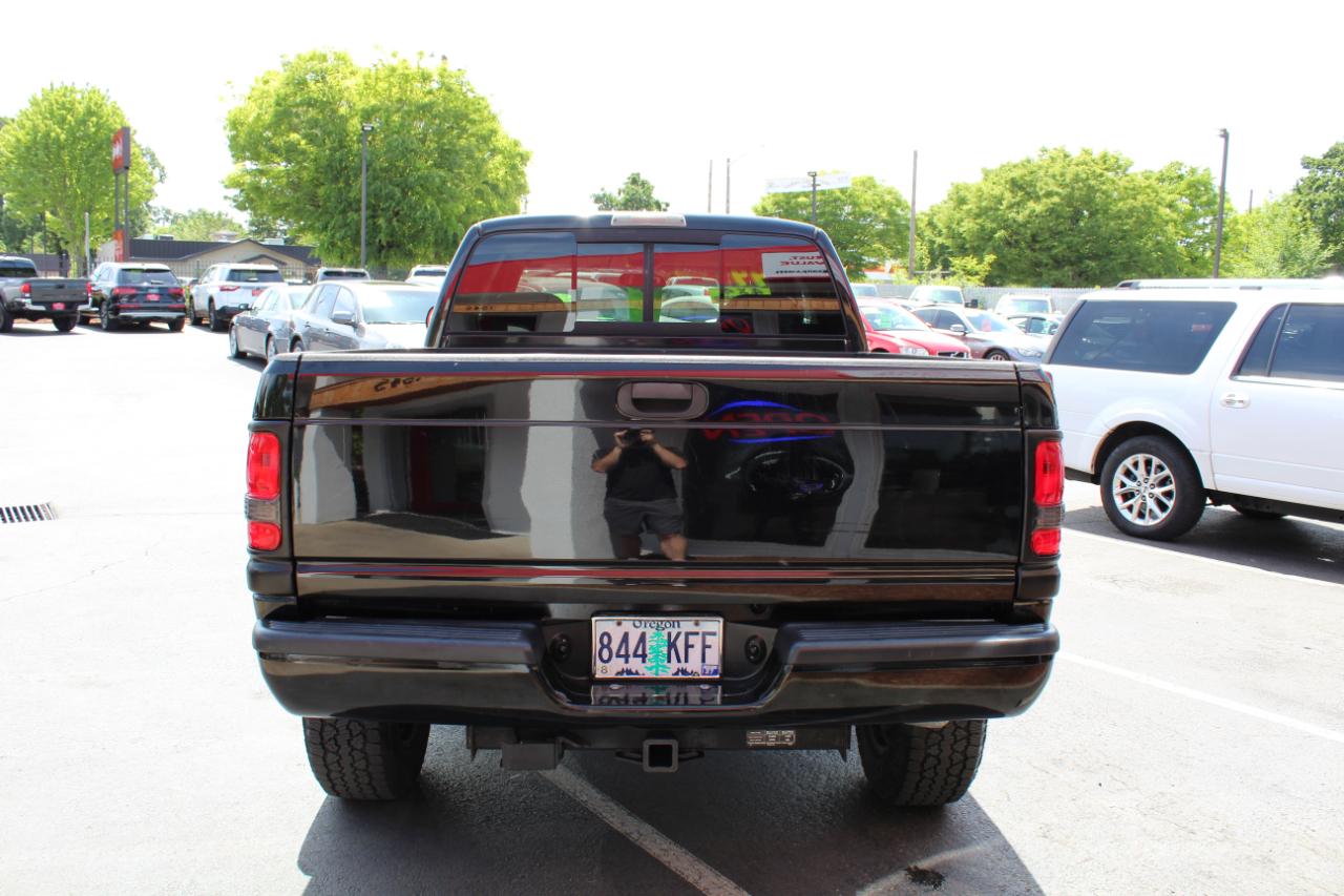 Dodge Ram 1500 4dr Quad Cab 139" WB 4WD 1999