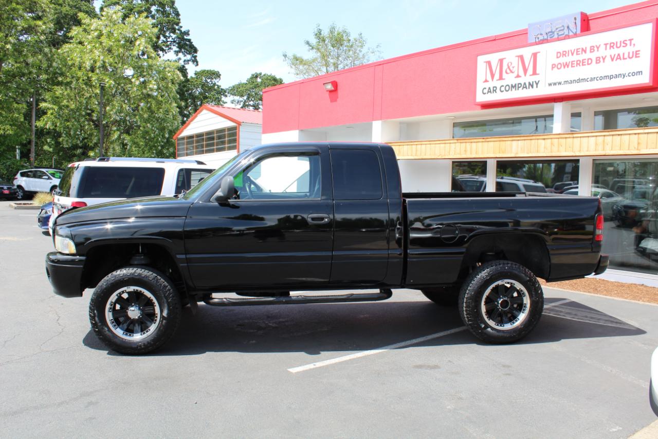Dodge Ram 1500 4dr Quad Cab 139" WB 4WD 1999