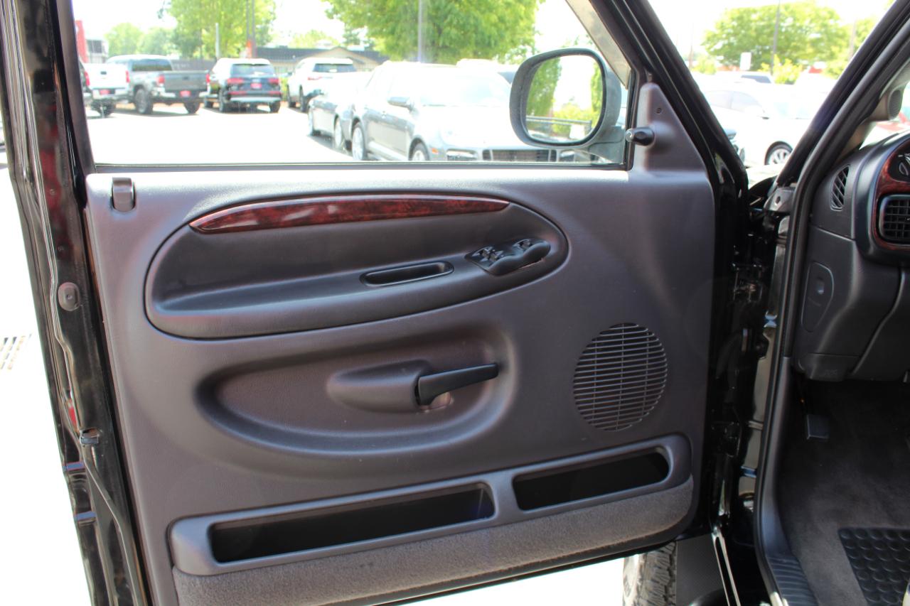 Dodge Ram 1500 4dr Quad Cab 139" WB 4WD 1999