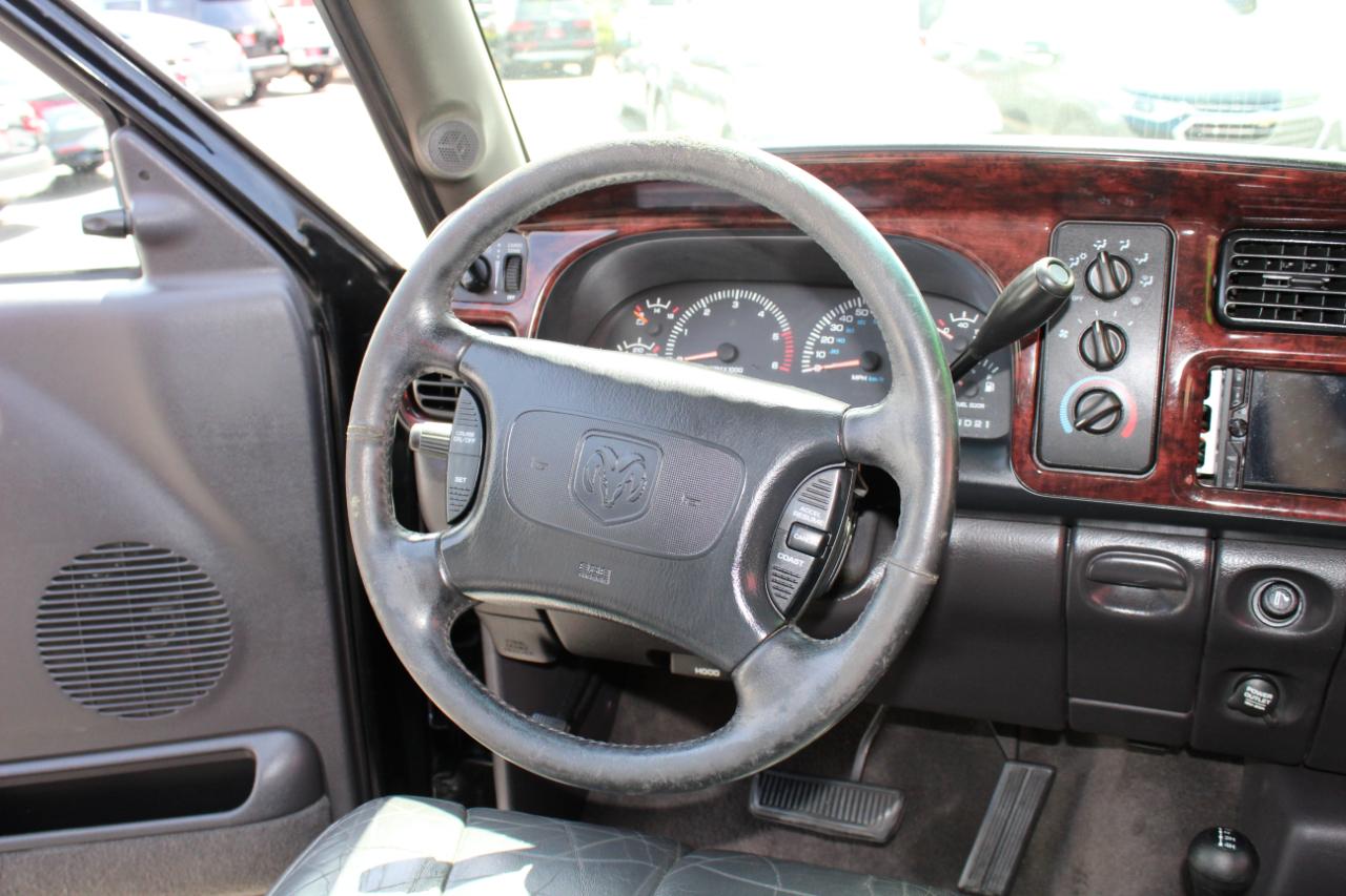 Dodge Ram 1500 4dr Quad Cab 139" WB 4WD 1999