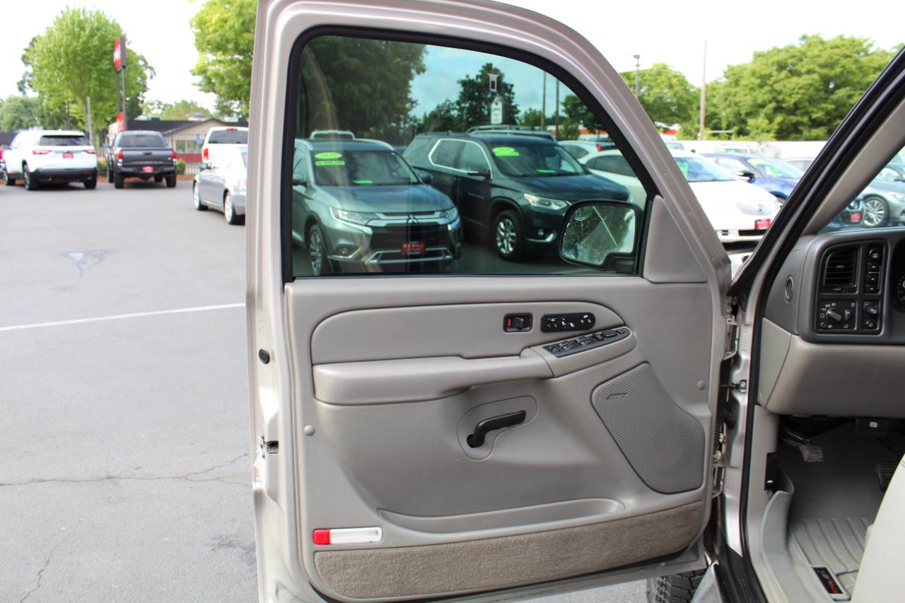 Chevrolet Suburban 4dr 1500 4WD LT 2005