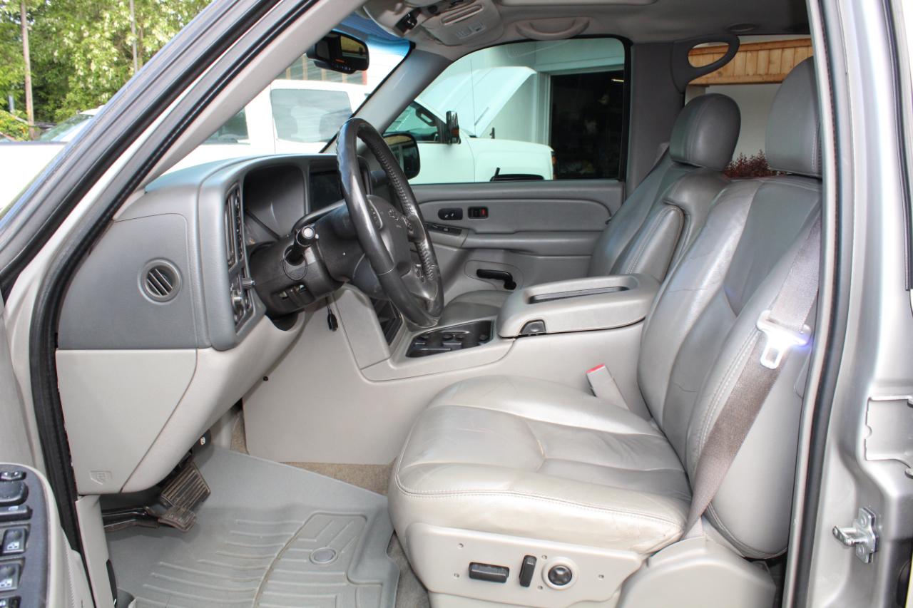 Chevrolet Suburban 4dr 1500 4WD LT 2005