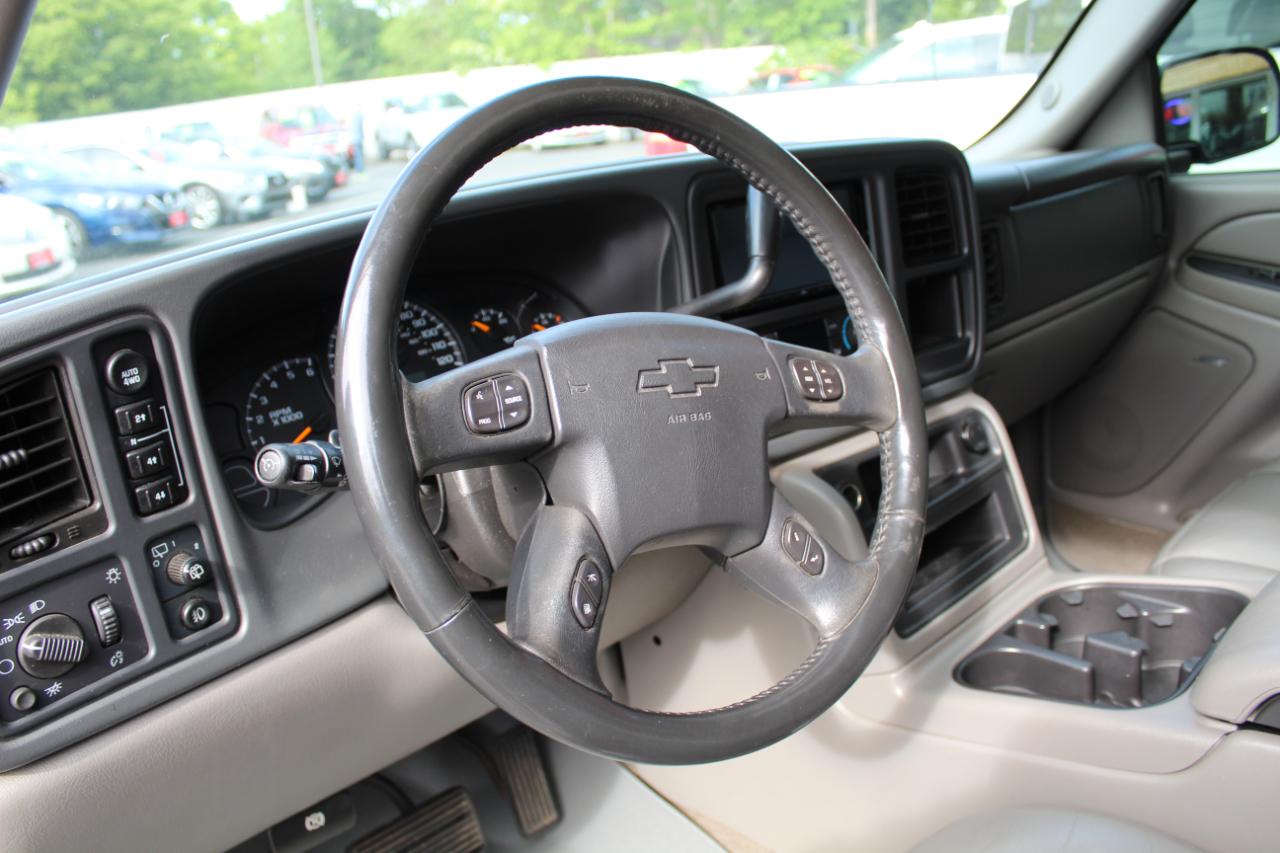 Chevrolet Suburban 4dr 1500 4WD LT 2005