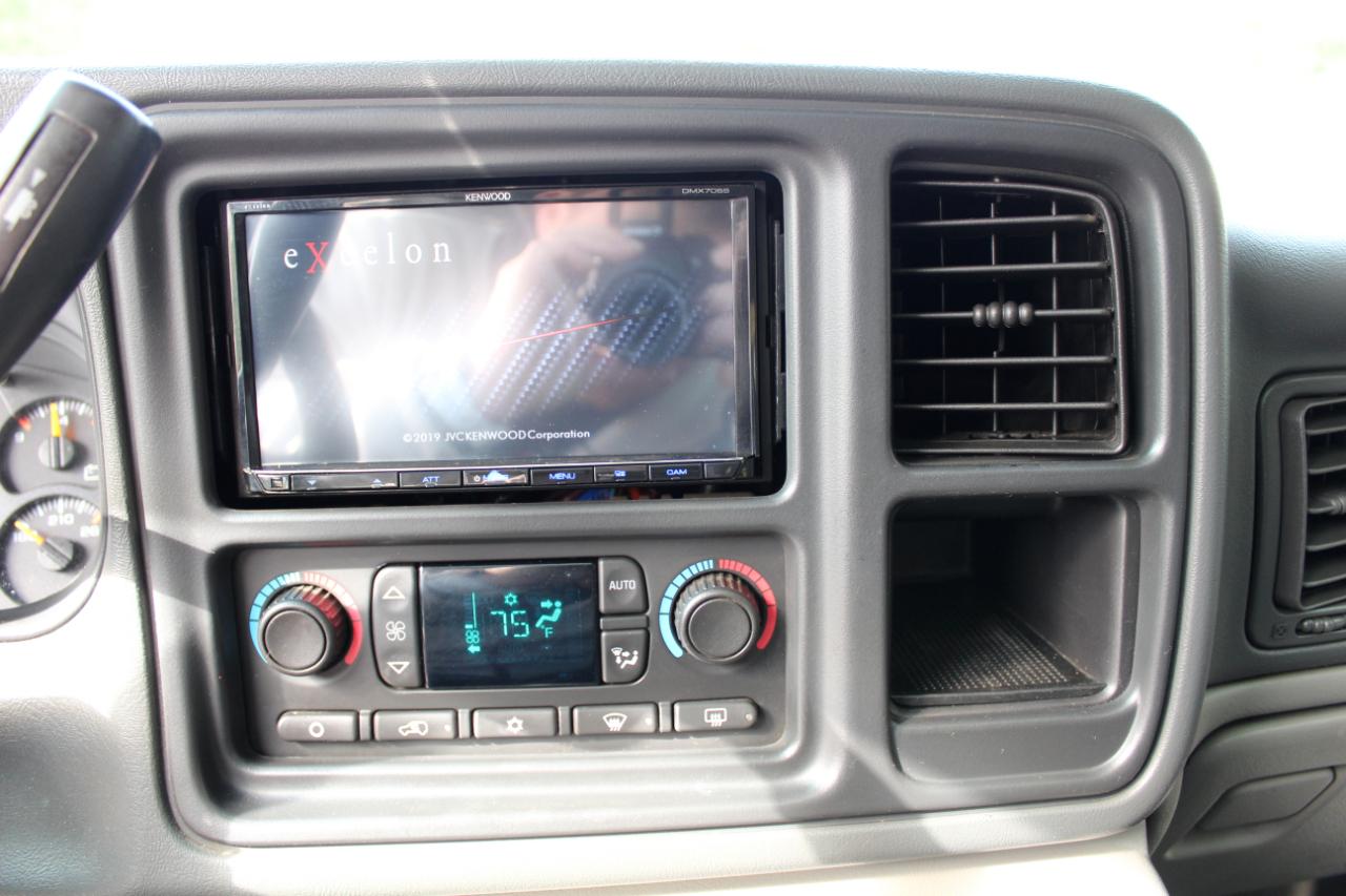 Chevrolet Suburban 4dr 1500 4WD LT 2005