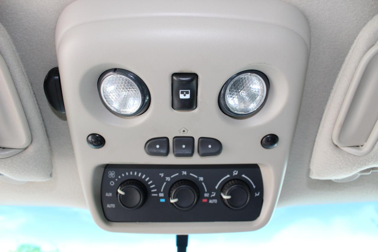 Chevrolet Suburban 4dr 1500 4WD LT 2005