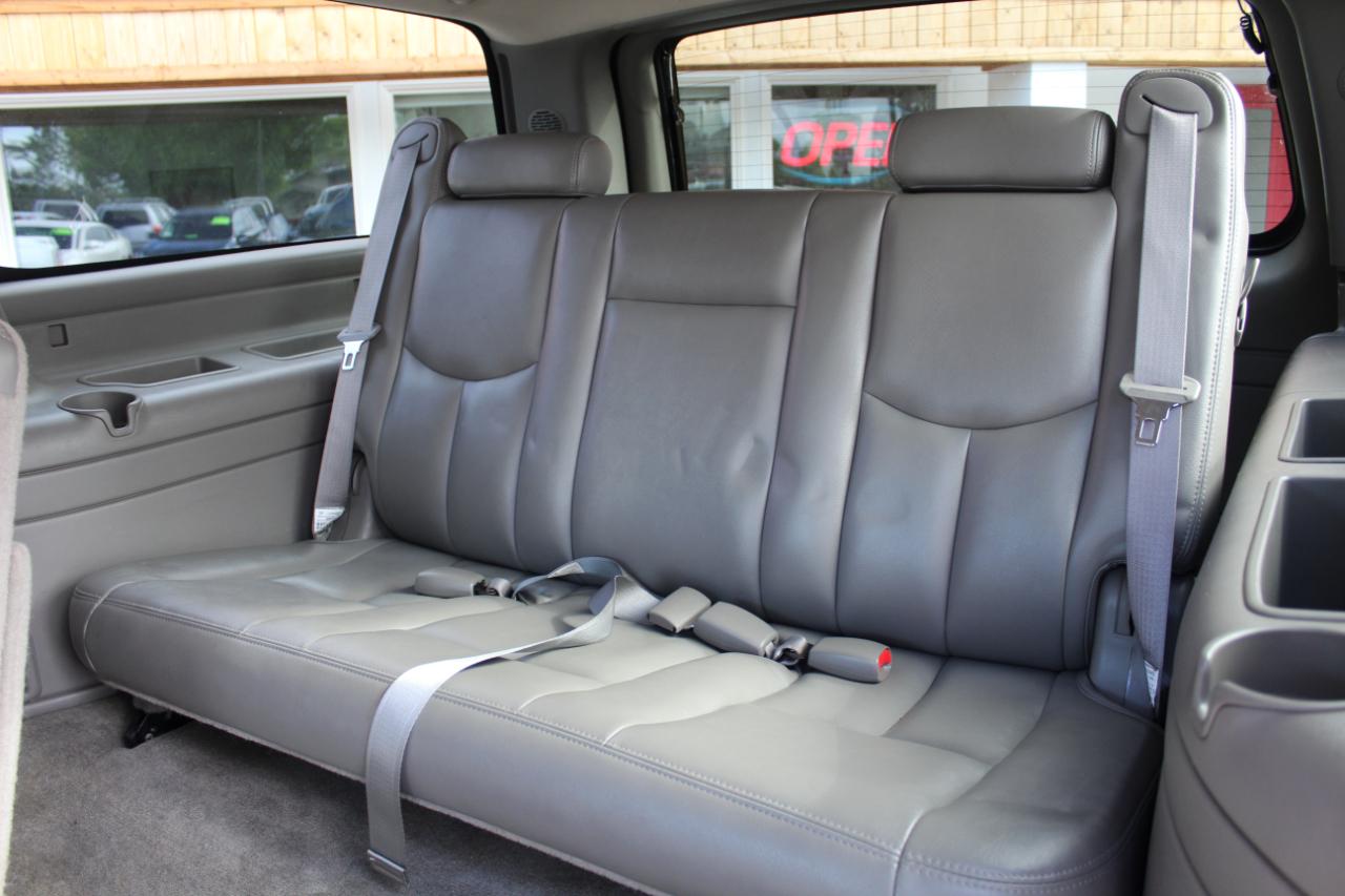Chevrolet Suburban 4dr 1500 4WD LT 2005