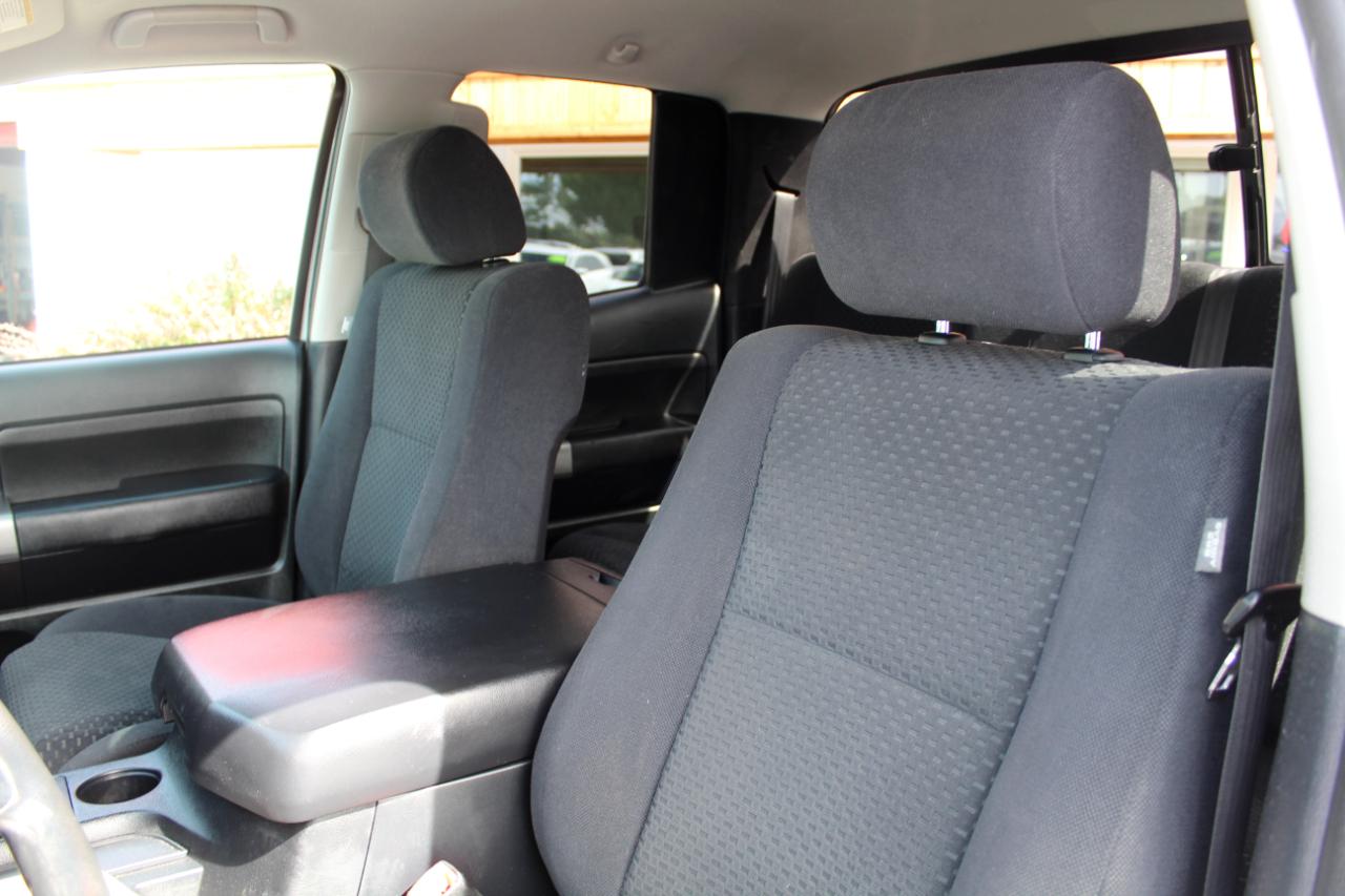 Toyota Tundra 4WD Truck Double Cab 4.6L V8 6-Spd AT (Natl) 2012