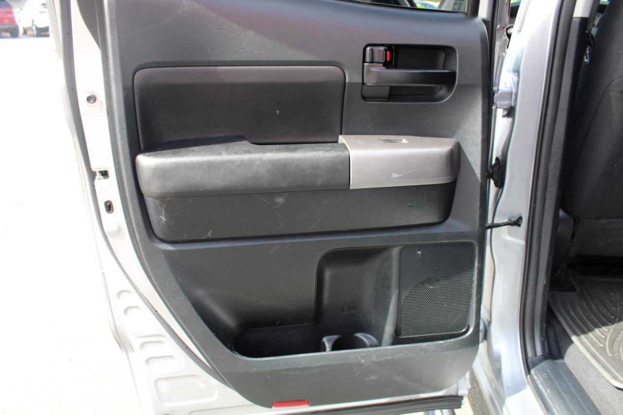 Toyota Tundra 4WD Truck Double Cab 4.6L V8 6-Spd AT (Natl) 2012