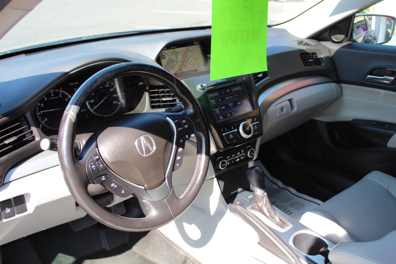 Acura ILX Sedan w/Technology Plus Pkg 2017