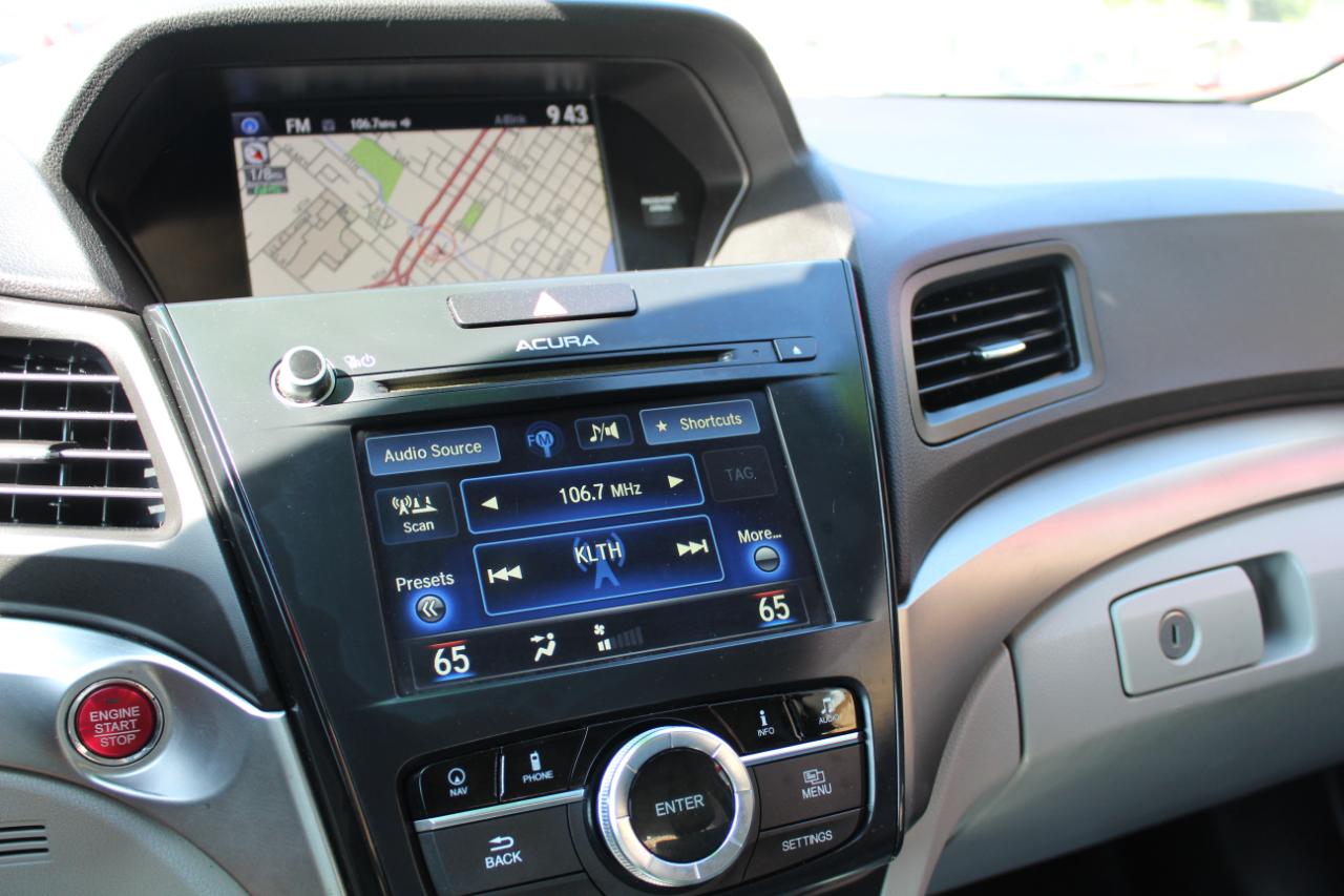 Acura ILX Sedan w/Technology Plus Pkg 2017
