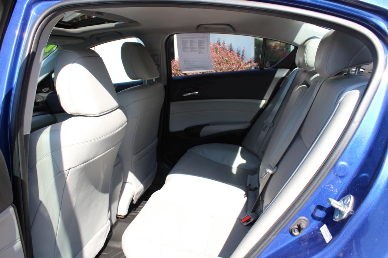 Acura ILX Sedan w/Technology Plus Pkg 2017