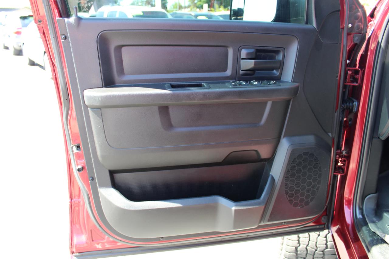 RAM 2500 Tradesman 4x4 Crew Cab 6'4" Box 2018