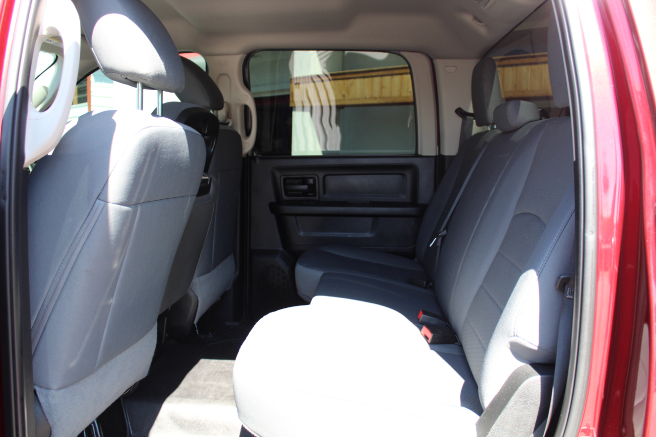 RAM 2500 Tradesman 4x4 Crew Cab 6'4" Box 2018