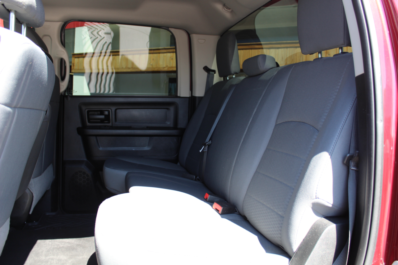 RAM 2500 Tradesman 4x4 Crew Cab 6'4" Box 2018