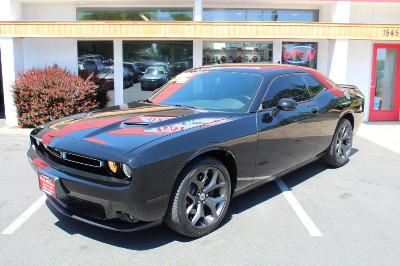 Dodge Challenger SXT RWD 2019